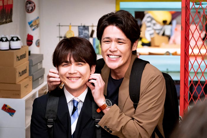 梶裕貴、宮野真守 「君の花になる」第3話より(C)TBS