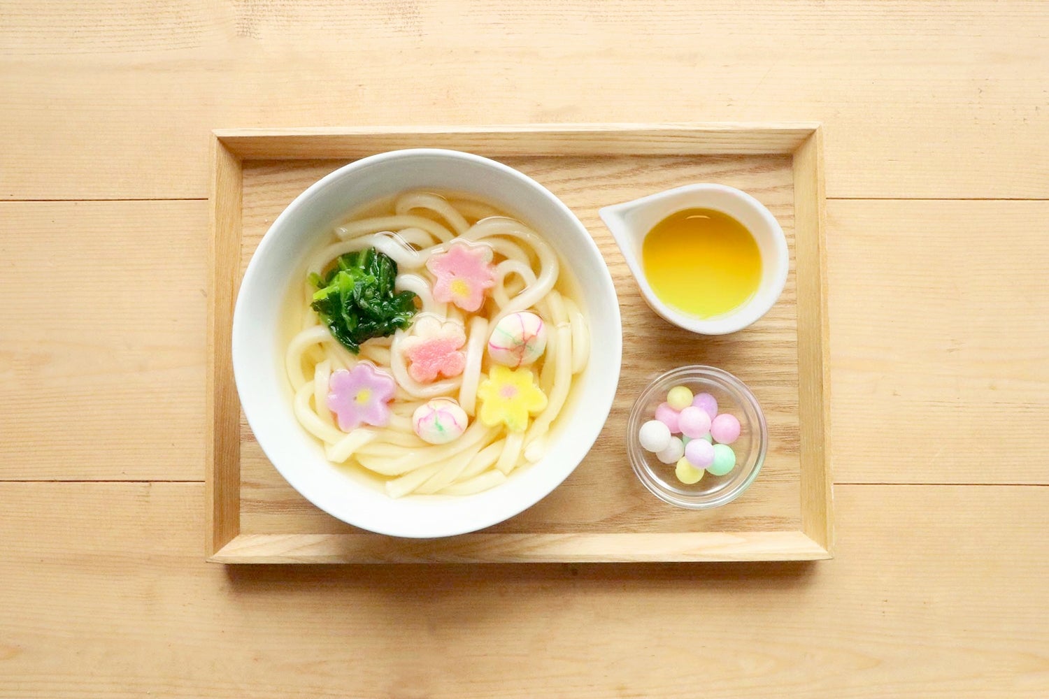 キッズおうどん／TM &（C）2018 Eric Carle LLC.