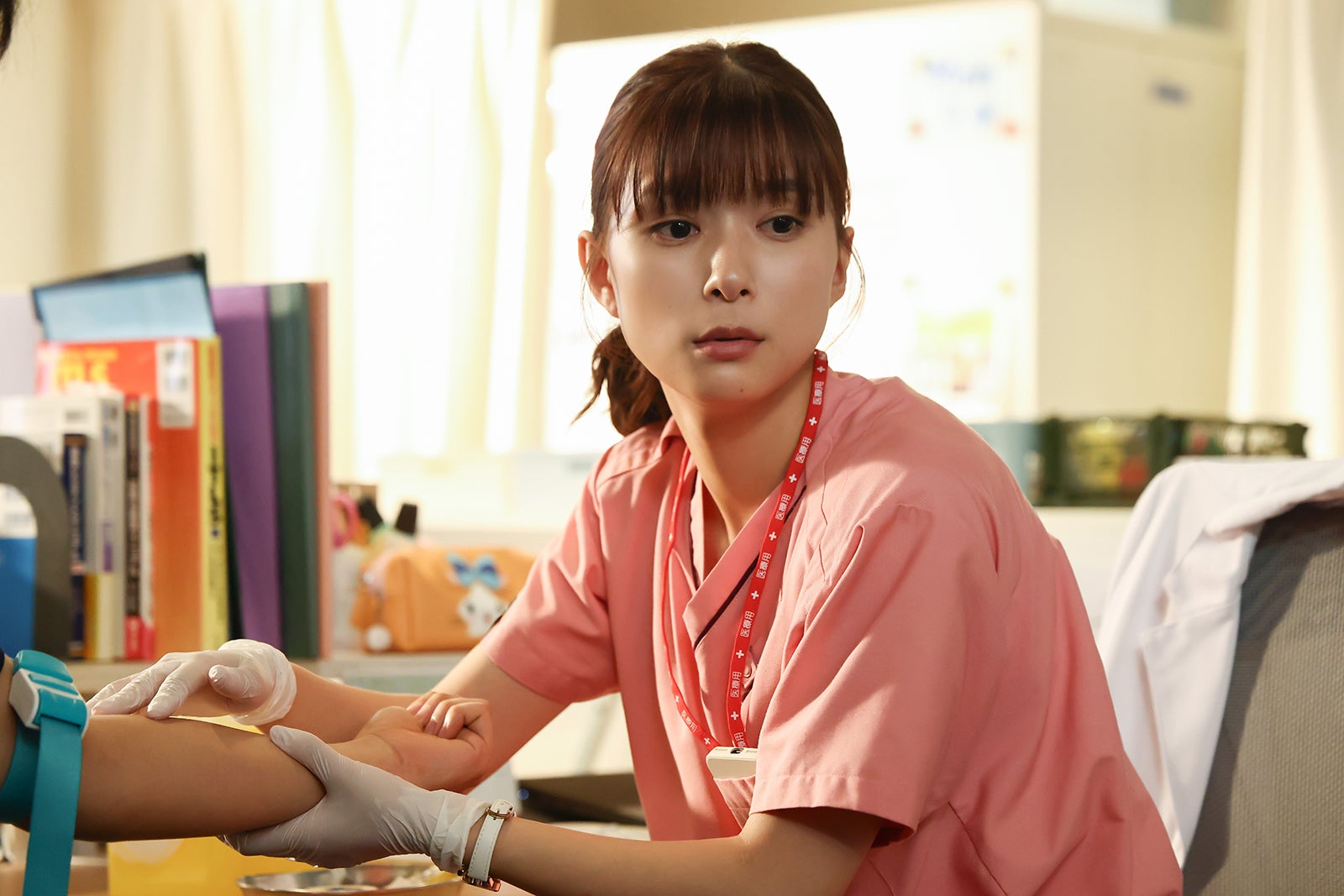 芳根京子「まどか26歳、研修医やってます！」第1話（C）TBS