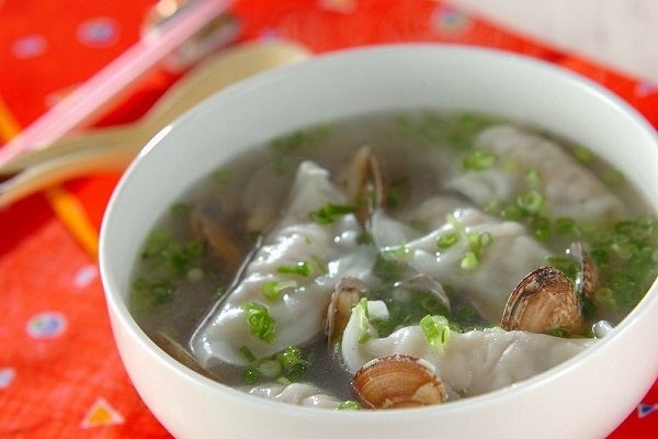 アサリと水餃子のスープ