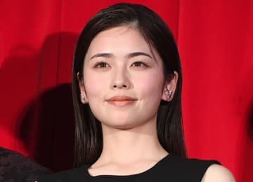 小芝風花 親友女優との年初め＆年納め2Sに反響「心が暖まります」「眼福やー」「新年から見れて幸せ」