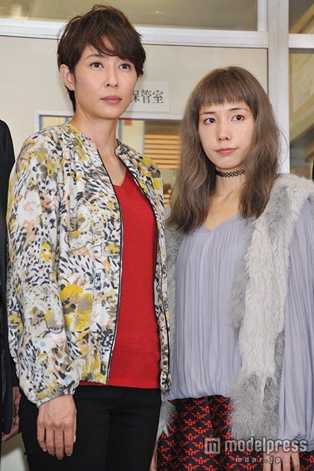 (左から)水野美紀、仲里依紗