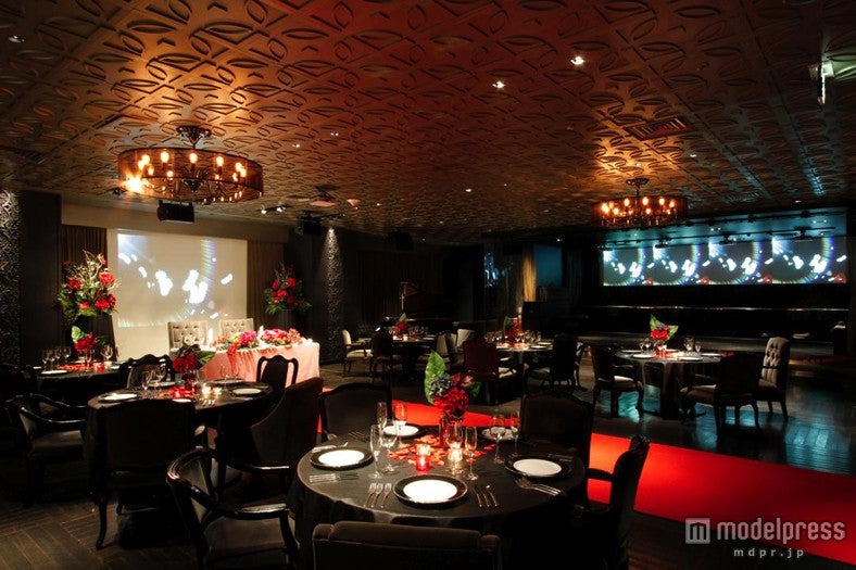 オシャレでラグジュアリーなダイニングバーで開かれる「ドラ活～海外ドラマ上映交流会～」