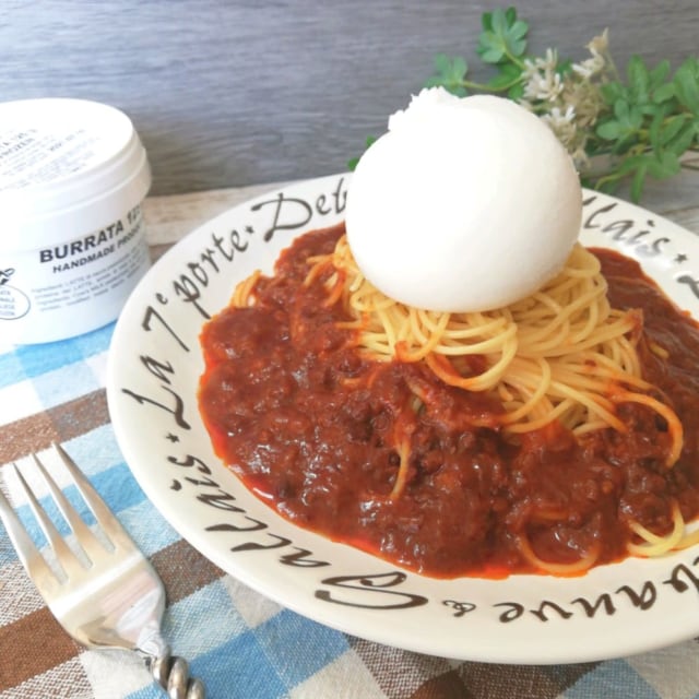 カルディのブラータチーズをパスタにのせたアレンジ