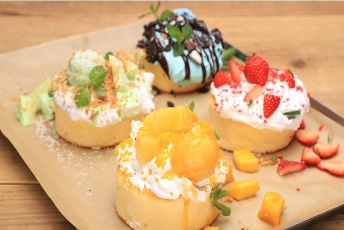 パンケーキ各1,620円(S.COUPS・イチゴ/WONWOO・チョコミント/MINGYU・メロン/VERNON・マンゴー)/画像提供:レッグス