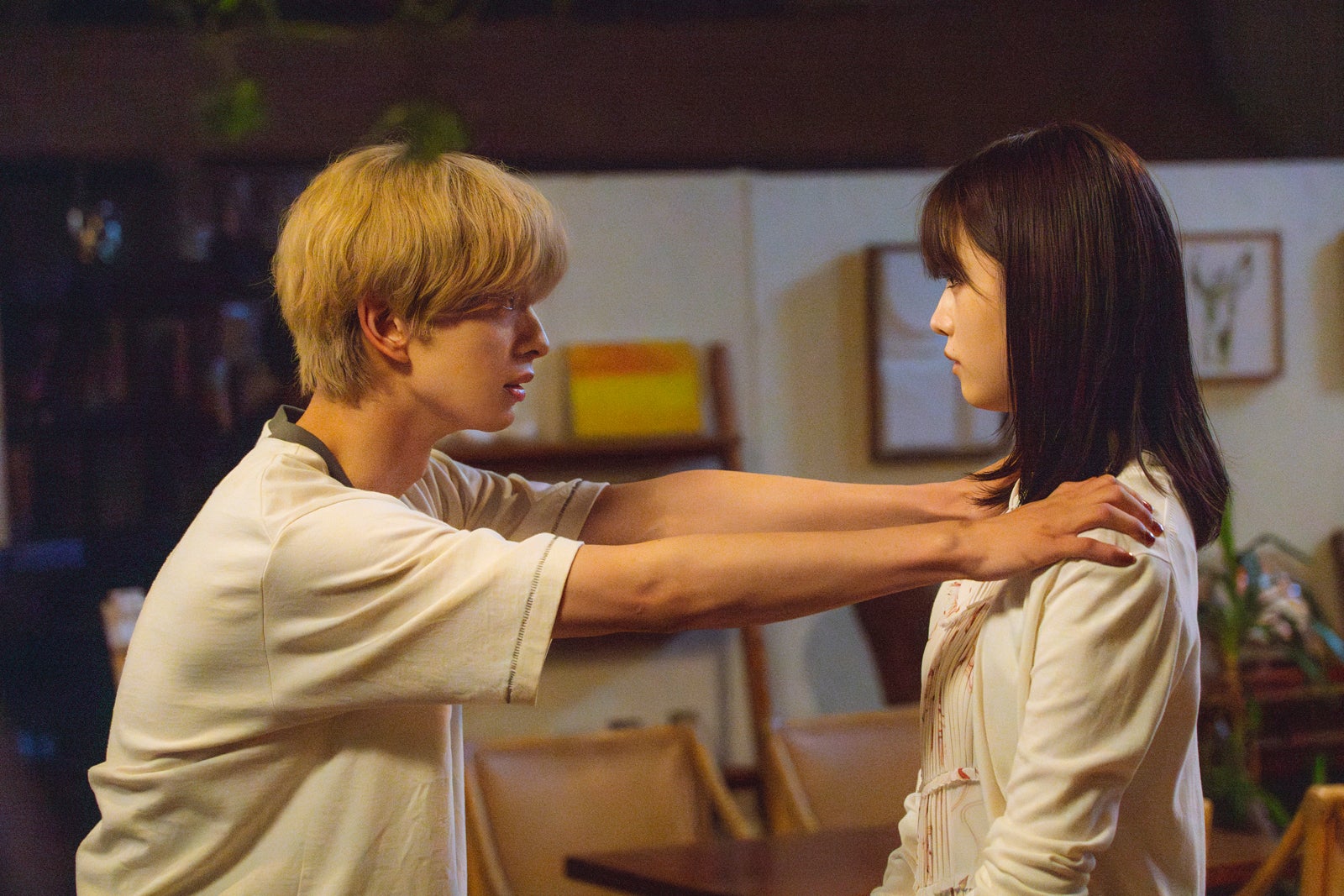 木村慧人、高橋ひかる「顔に泥を塗る」第3話より（C）テレビ朝日