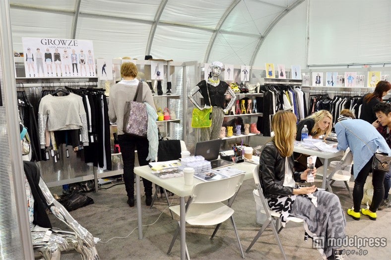 「GROWZE LOS ANGELES（グローゼ ロサンゼルス）」のブース（「MAGIC」2013S／Sにて）