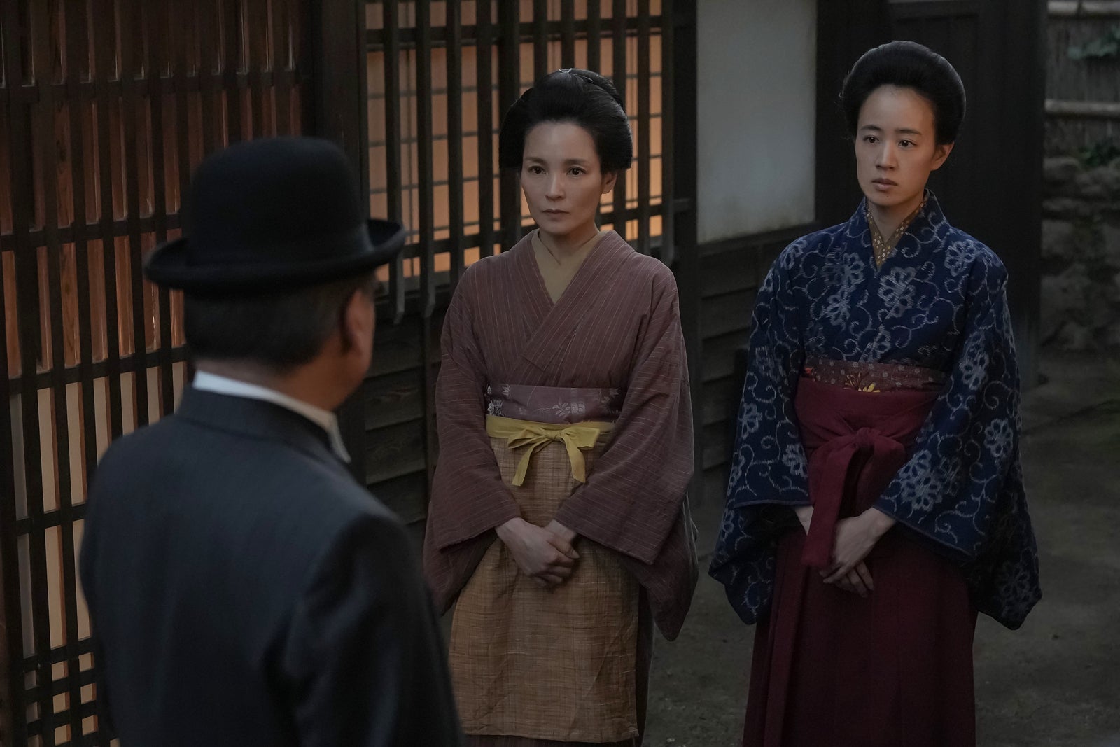 国仲涼子、石橋静河「ブラッサム」第9話（C）NHK