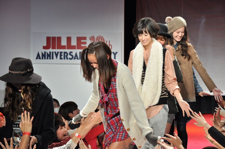 JILLEモデル総出演のファッションショー