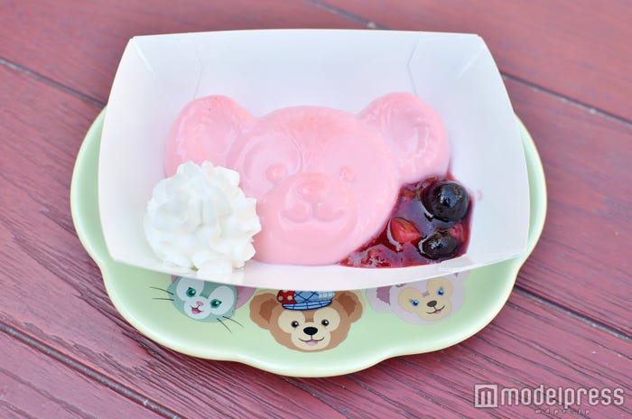 ストロベリーパンナコッタ、スーベニアプレート付き¥880/「ケープコッド・クックオフ」(C)モデルプレス