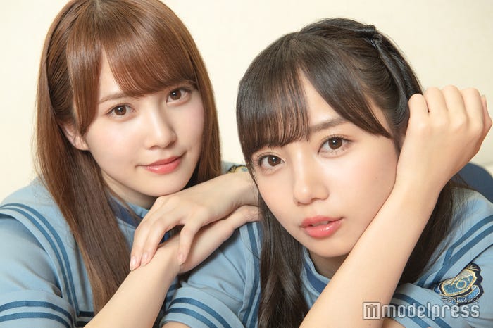 加藤史帆、齊藤京子(C)モデルプレス