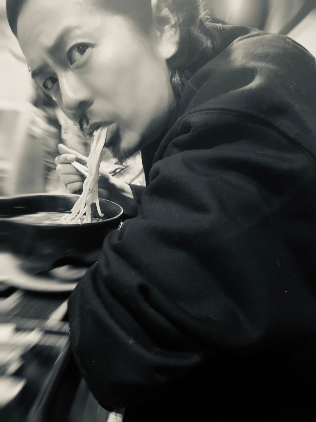 元V6森田剛、Twitterで写真初投稿 ラーメンすする姿に「ワイルドすぎ」「元気そう」と反響