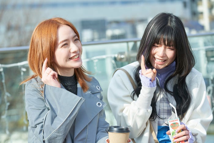 小島藤子、石井杏奈「ガチ恋粘着獣」第4話より(C)ABC