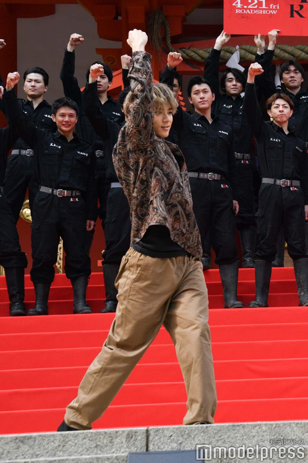 ガッツポーズのクセが徐々に強くなっていく山田裕貴 （C）モデルプレス