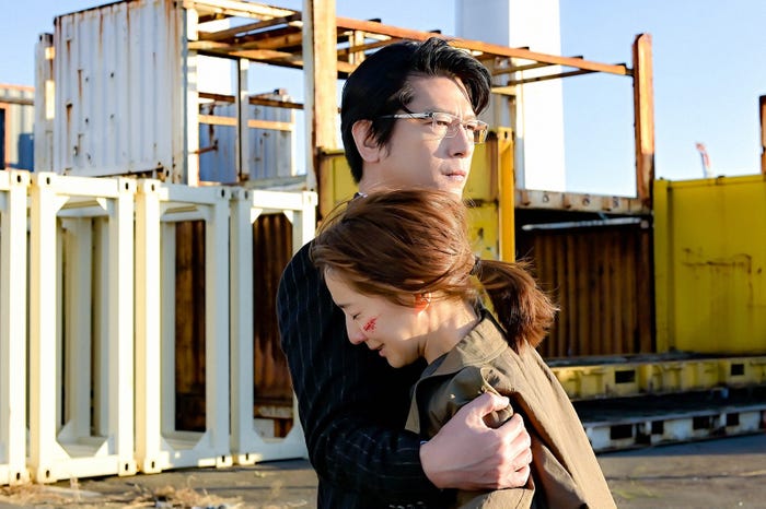 及川光博、田中みな実/「最愛」第6話より(C)TBS