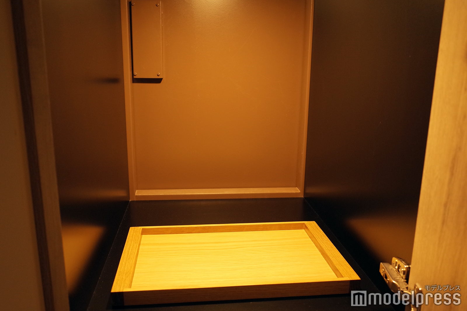 スタッフの方と顔を合わせず済む集荷ボックスをドア横に配備／ふふ 軽井沢 陽光の風（C）モデルプレス