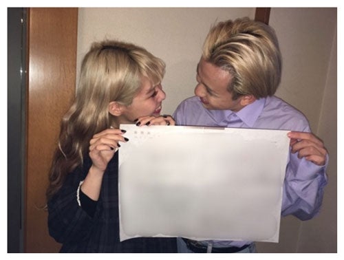 結婚を発表したぺこ＆りゅうちぇる ／ぺこ公式ブログ（Ameba）より