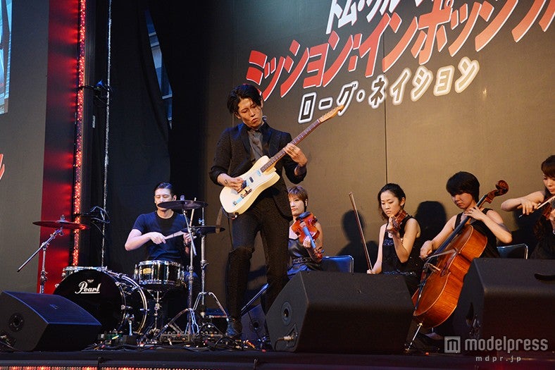 MIYAVIによるパフォーマンス