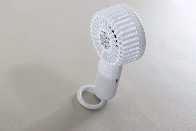 ミニ扇風機（充電式、クリップスタンド付）　スタンド
