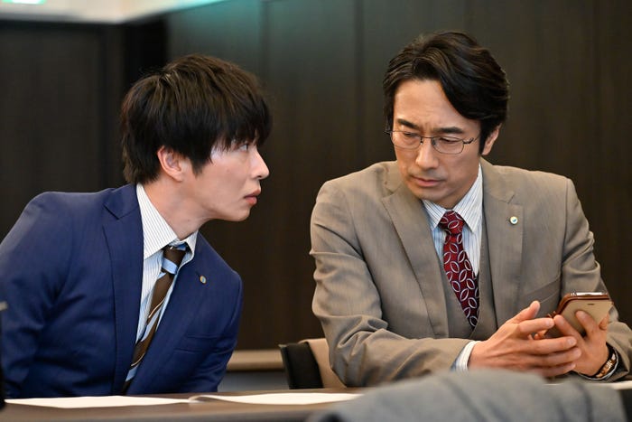 田中圭、眞島秀和「おっさんずラブ-リターンズ-」第2話(C)テレビ朝日