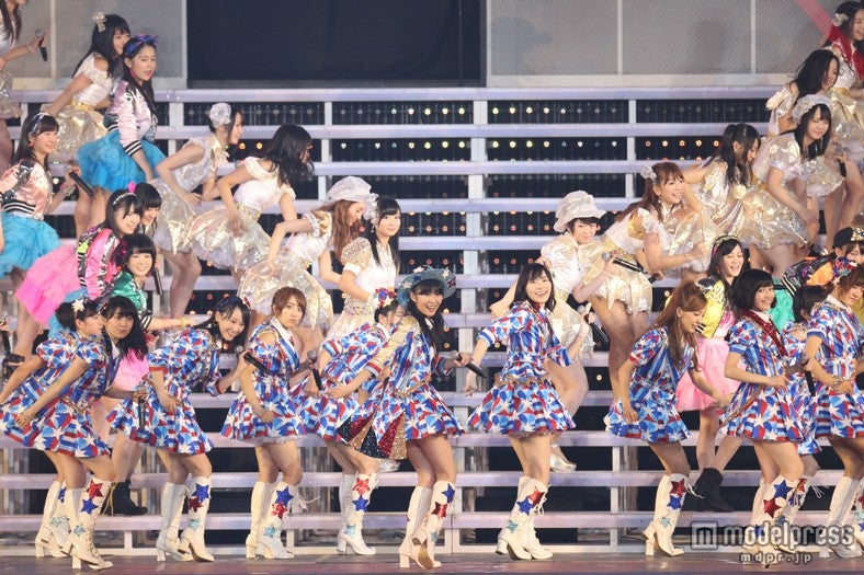 AKB48、新たなイベント発表でファン動揺＜大阪公演2日目セットリスト／写真特集＞