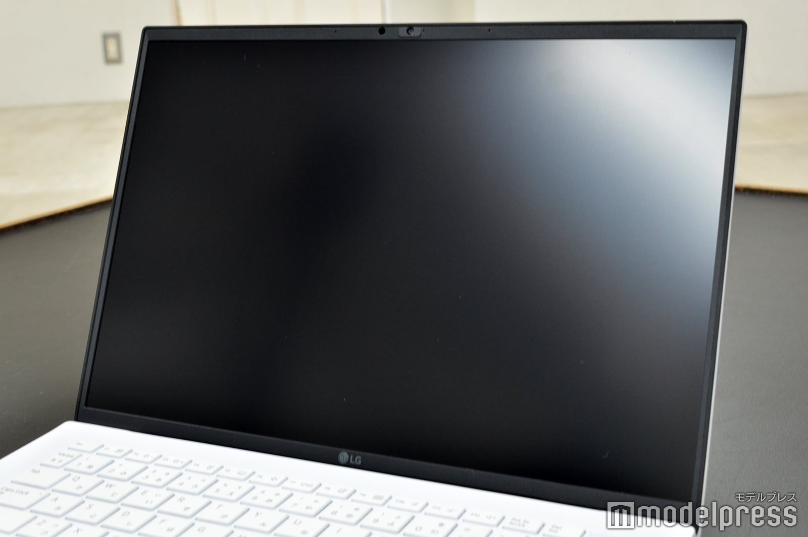 「アンチグレアパネル」を搭載（C）モデルプレス
