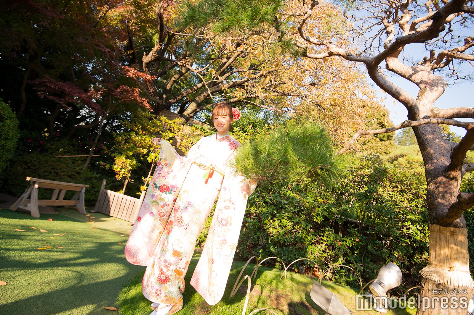 尾碕真花（C）モデルプレス