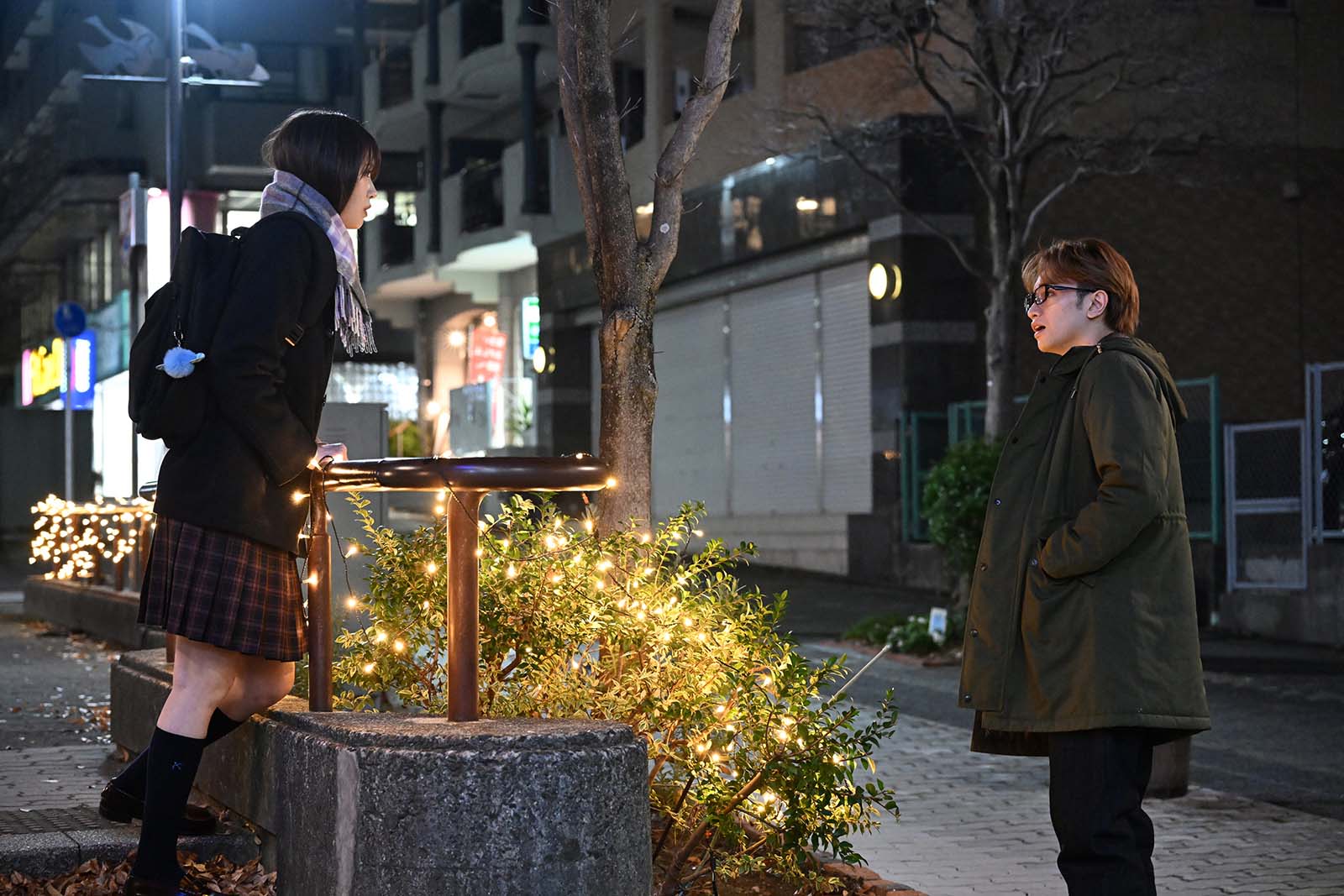 高橋ひかる、中島健人「リビングの松永さん」第2話より（C）カンテレ