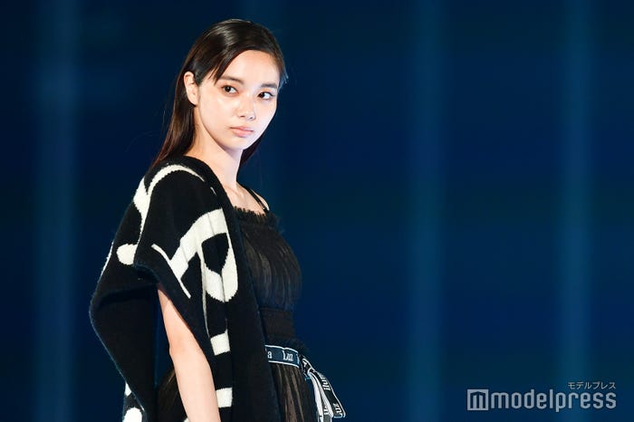 新川優愛(C)モデルプレス