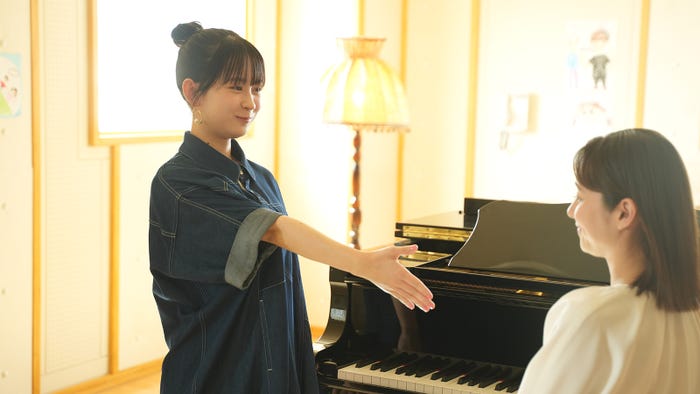 堀田真由、畑芽育「たとえあなたを忘れても」第2話より(C)ABCテレビ