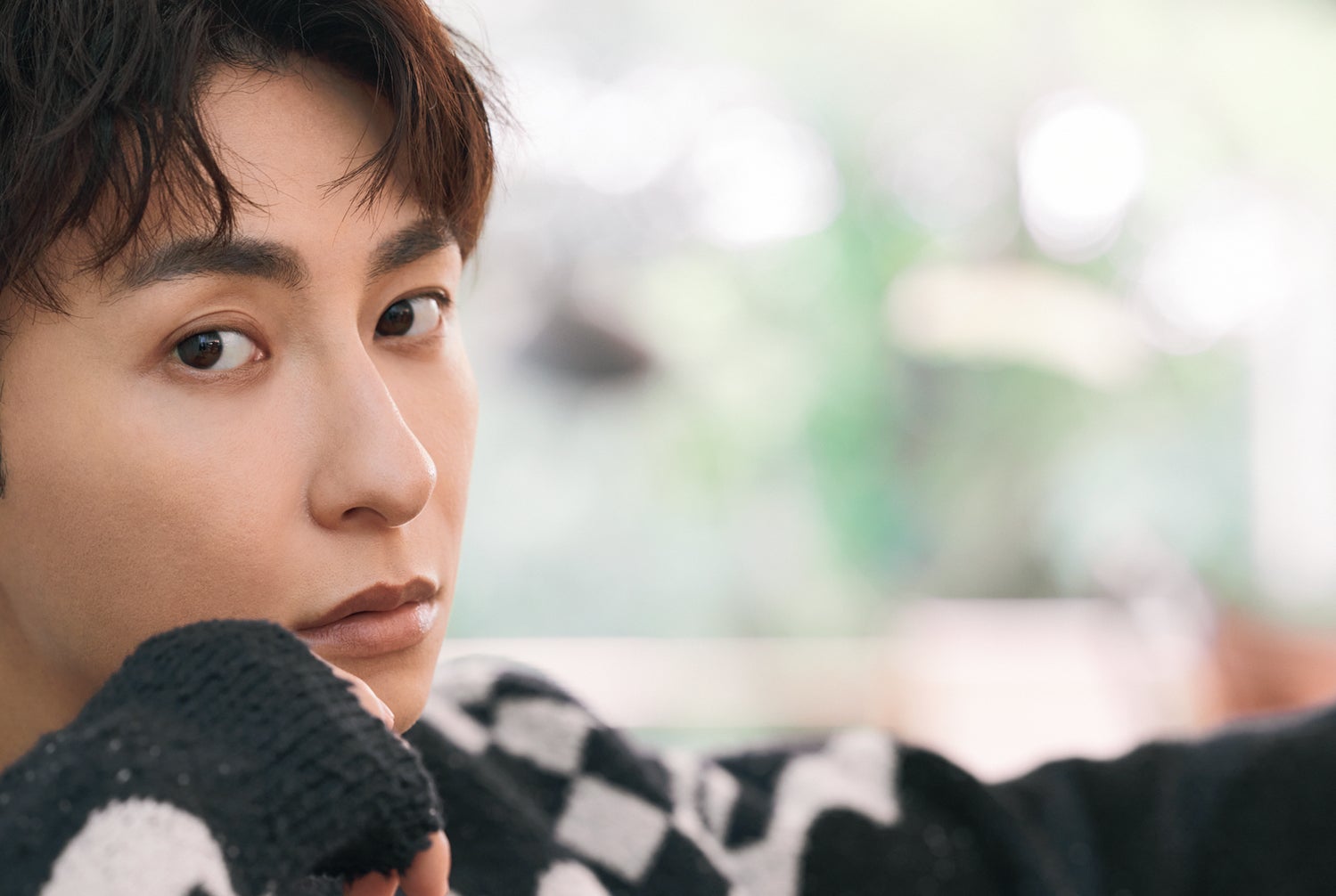 AAA與真司郎フォトエッセイ“恋愛エピソード”公開 人生初の恋愛・パートナーとの仰天事件も【人生そんなもん】