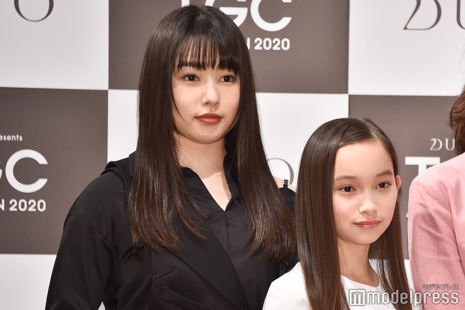 桜井日奈子、上妻美咲さん （C）モデルプレス
