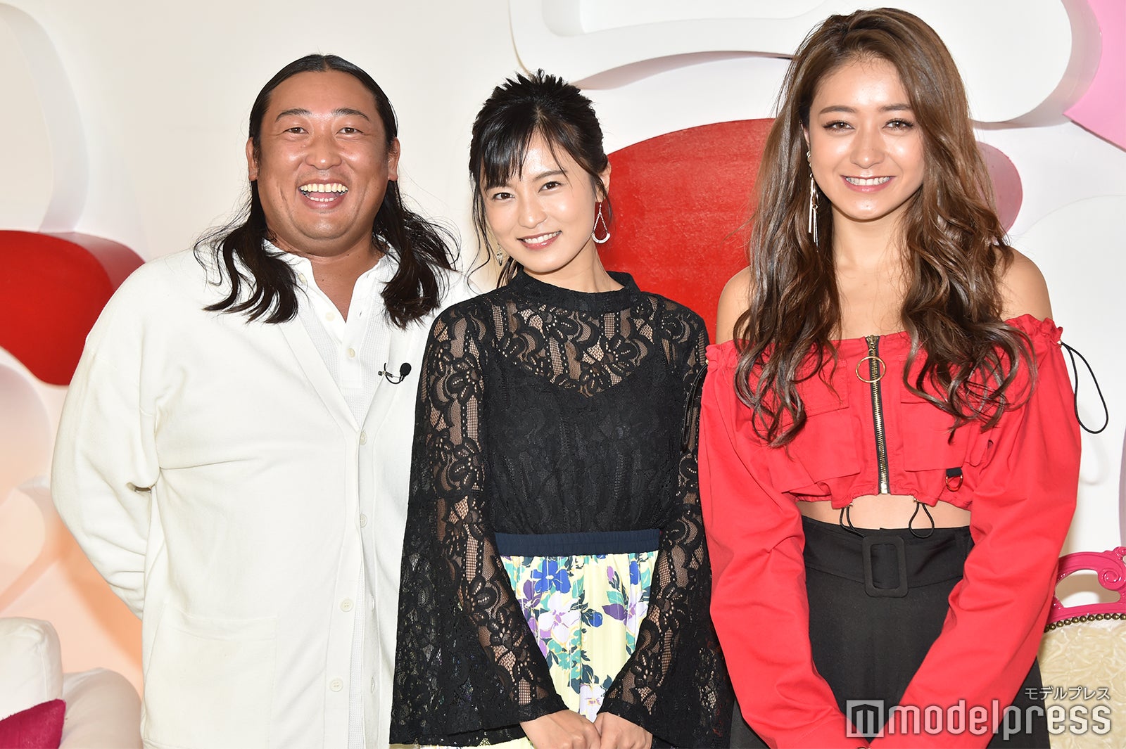 秋山竜次、小島瑠璃子、池田美優 （C）モデルプレス