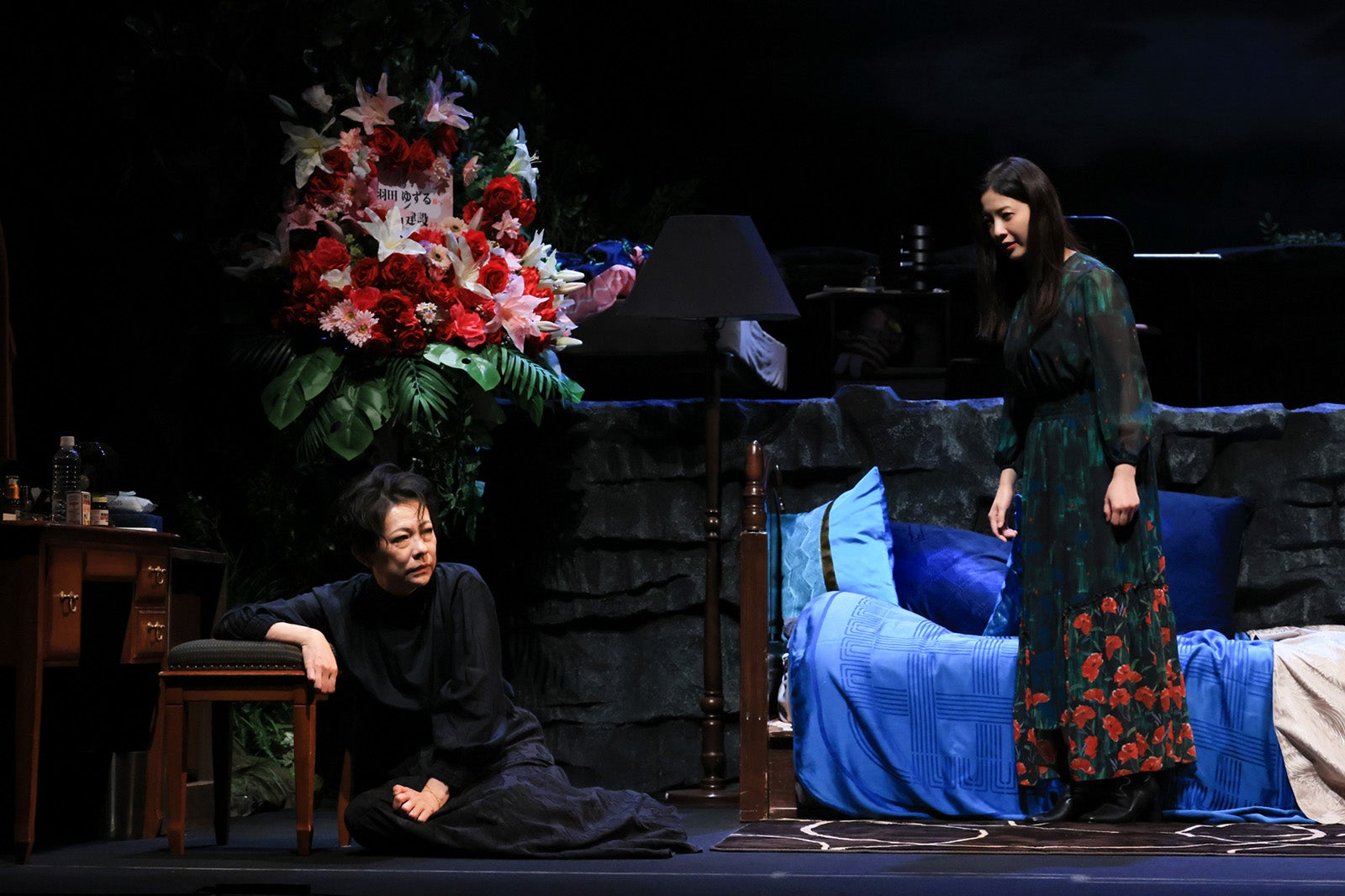 秋山菜津子、吉高由里子／撮影：宮川舞子（提供写真）