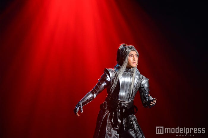 舞台「錆色のアーマ」ゲネプロより (C)モデルプレス