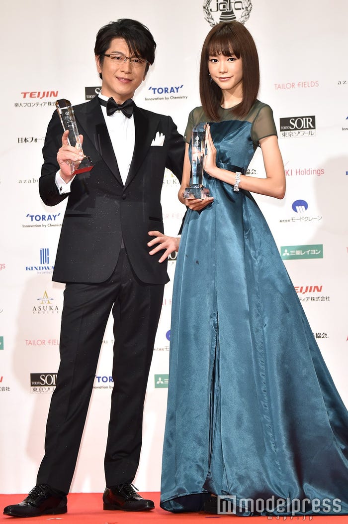 及川光博、桐谷美玲(C)モデルプレス