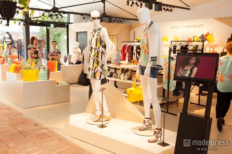 ファッションコンシャスな女性の高い支持を受ける「REBECCAMINKOFF」