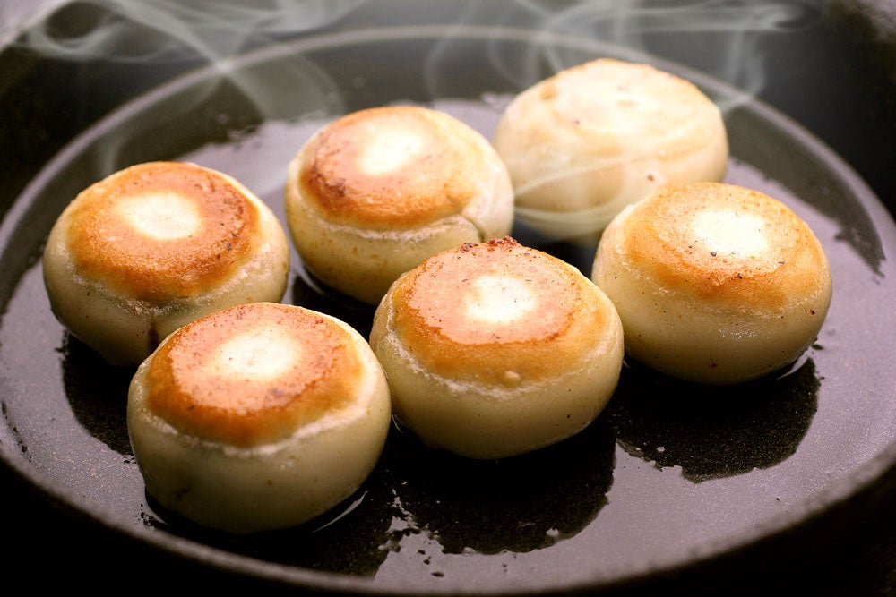 ギョーザEXPO「夏目家」丸もち餃子（提供写真）