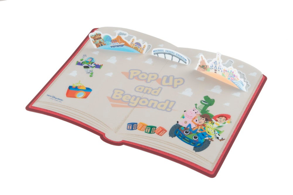 ランチョンマット¥800（C）Disney （C）Disney／Pixar （C）2022 Hasbro．All Rights Reserved．（C）2022 Poof-Slinky，Inc．