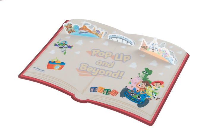 ランチョンマット¥800(C)Disney (C)Disney/Pixar (C)2022 Hasbro.All Rights Reserved.(C)2022 Poof-Slinky,Inc.