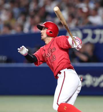 広島・菊池 「思い切って行っていいかな」で逆転劇呼んだ2号2ラン 新井監督絶賛「キクが火を付けてくれた」