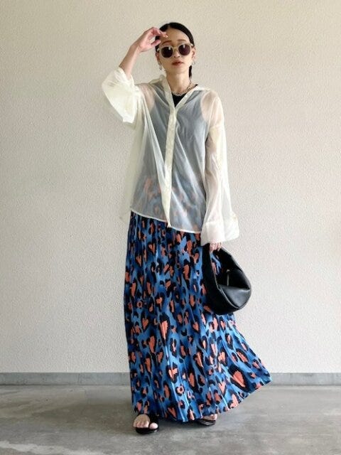 シアートップス　コーデ　夏