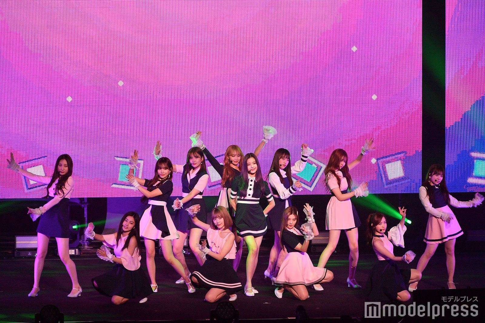 IZ*ONE （C）モデルプレス