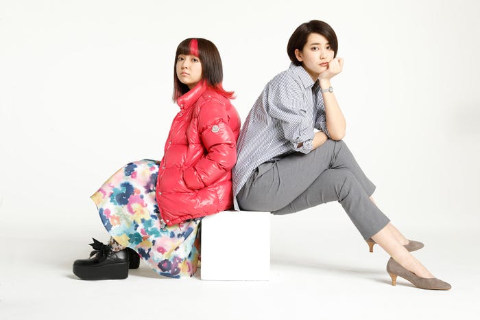 上白石萌音、山崎紘菜 (C)2018 KM-WWORKS Ltd., All rights reserved.