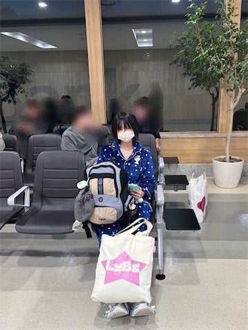 「空港にあのちゃんいた」あの、"とてつもなく可愛い"姿で待合ロビーに出現