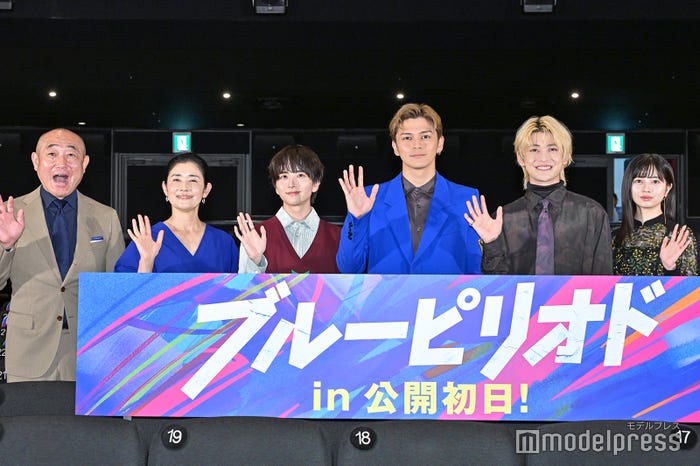 (左から)やす、石田ひかり、板垣李光人、眞栄田郷敦、高橋文哉、桜田ひより、萩原健太郎監督(C)モデルプレス