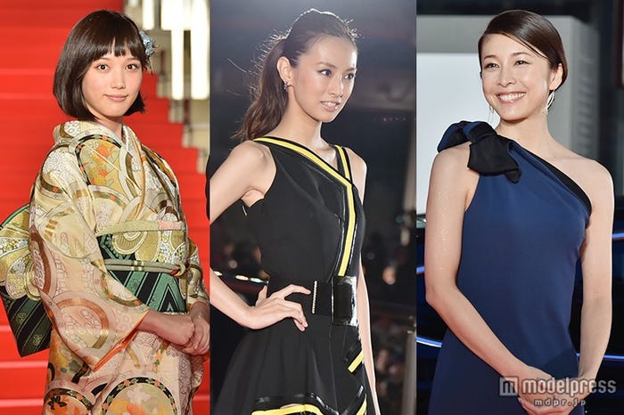 豪華女優陣が「第28回東京国際映画祭」レッドカーペットに登場(左から)本田翼、北川景子、竹内結子