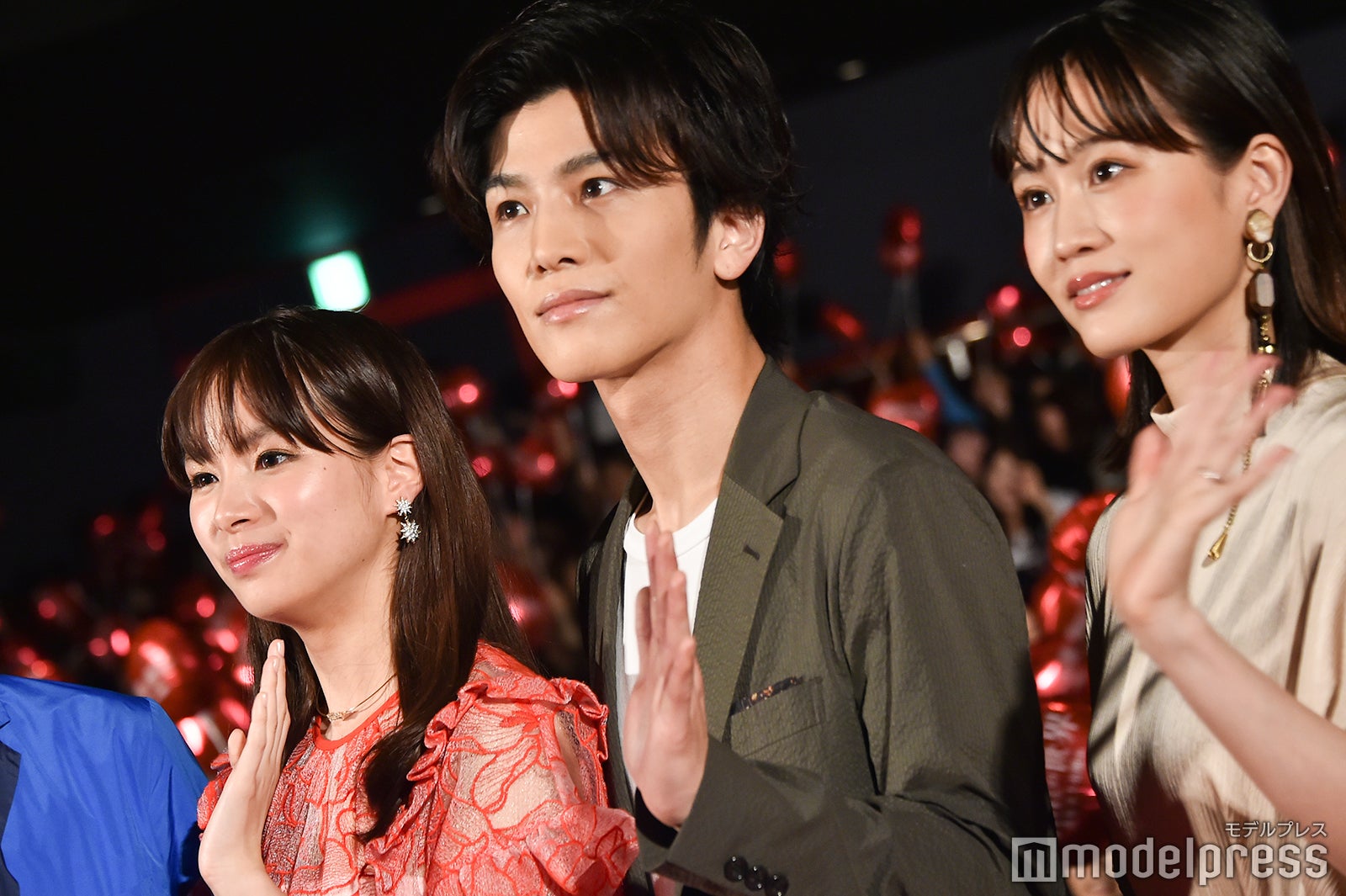 関水渚、岩田剛典、前田敦子（C）モデルプレス