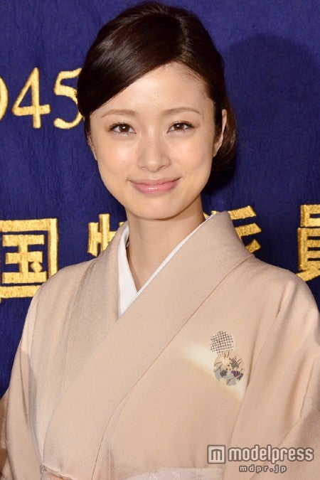 上戸彩、子作りの質問に「頭がいっぱい」