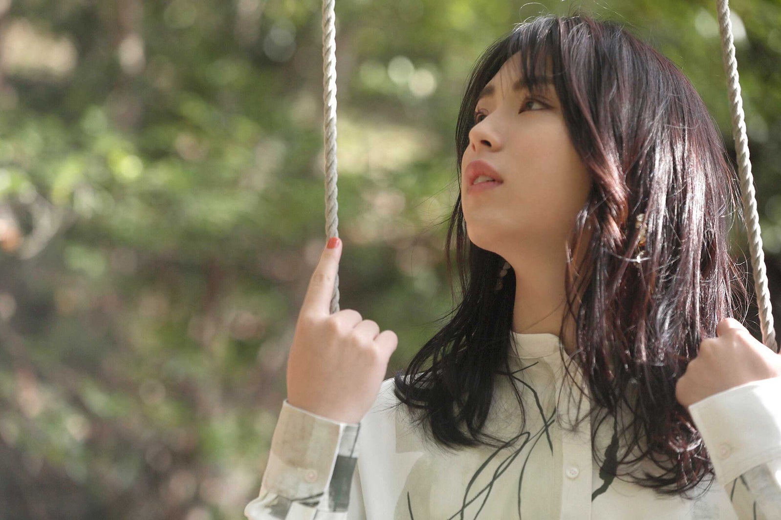 撮影：三宮幹史／井手上漠フォトエッセイ『normal？』公式ツイッター（@bakunohon0420）より